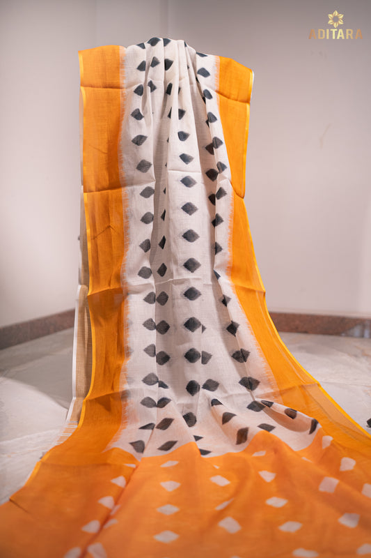 Vajra - A Simple Look Saree